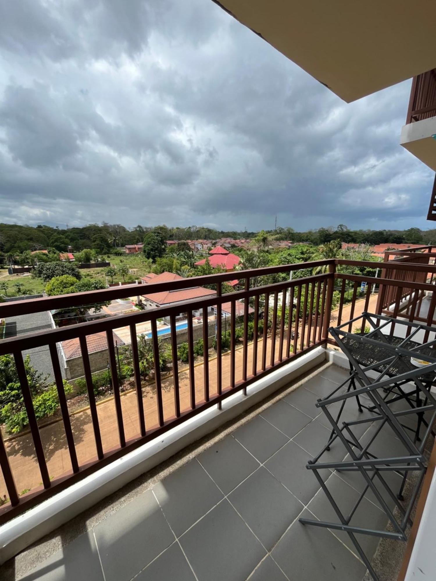Condo In Camella Manors In Puerto Princesa Eksteriør bilde